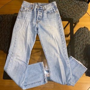 levi’s mom jeans